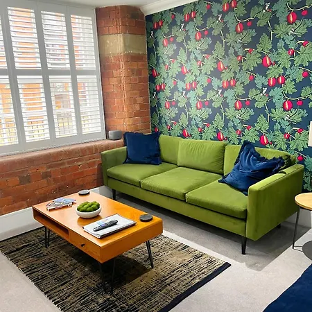 Centre Riverside Apartment York